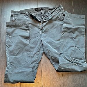 American eagle 31/32 Mens khaki pants.